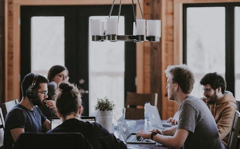 4 Reasons Why You Need a Corporate Services Provider in the UAE